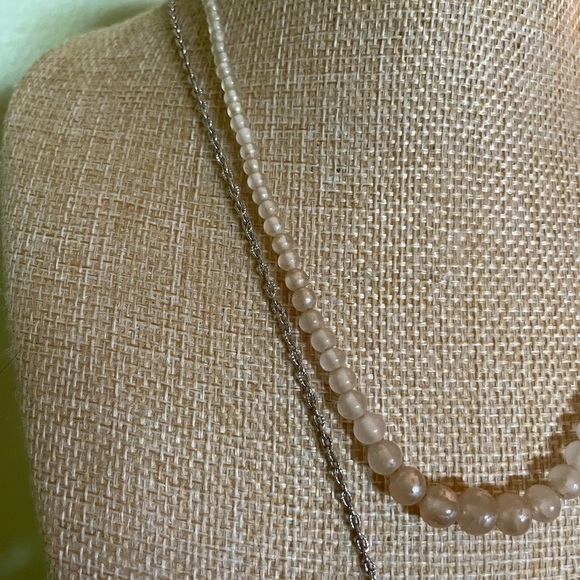 2 Elegant Gold and Red Leaf Pendant Necklaces - Picture 2 of 8